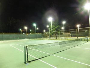 屋外テニスコート