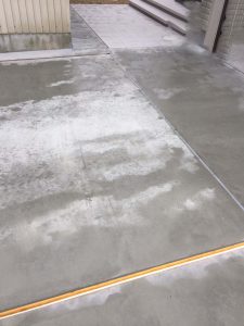 水中テープライトを使用した駐車場ライン照明実例①