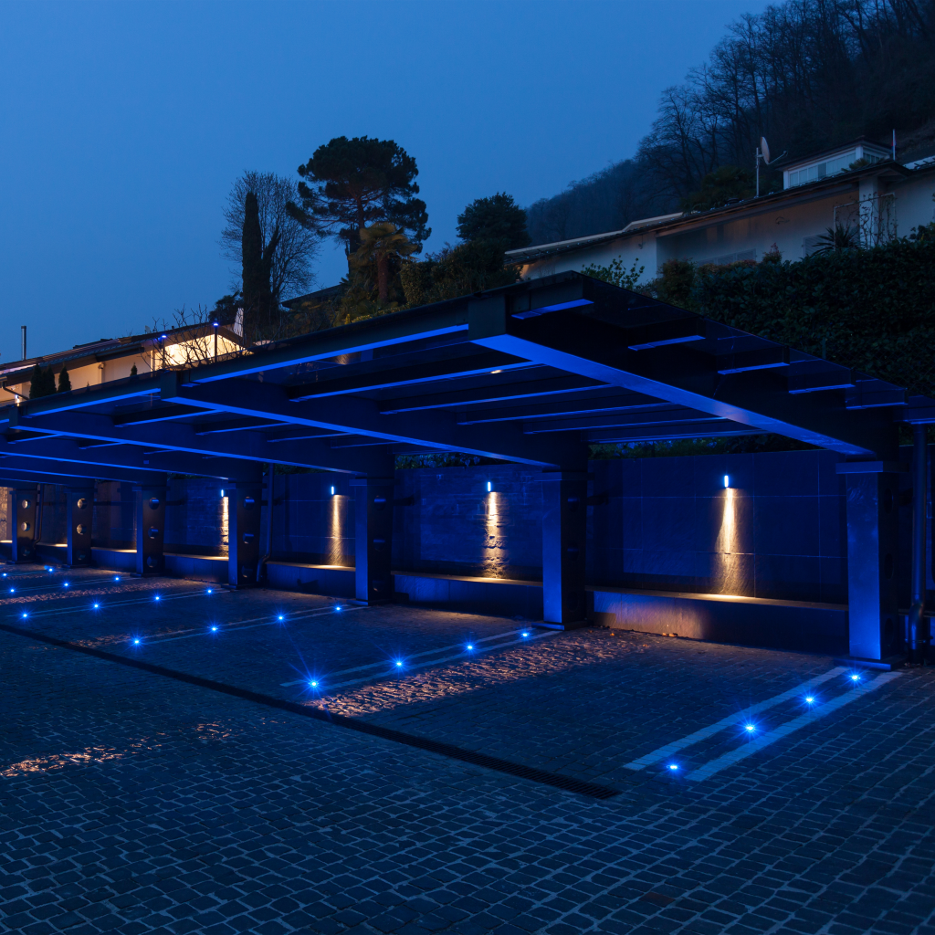 電柱（駐車場照明付き） 楽天市場】ソーラー充電式LED照明付き コーナーポール 2色選べる 駐