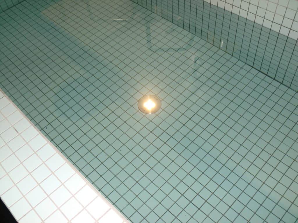 二ノ丸温泉様の水風呂の水中照明