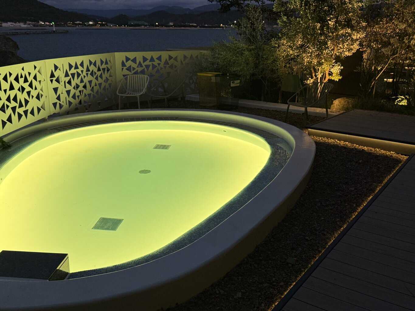 萬波ホテル／屋外プール