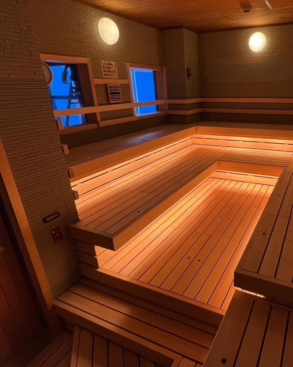 湯屋サーモン/サウナ室内