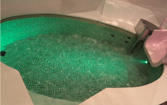 緑色お風呂写真