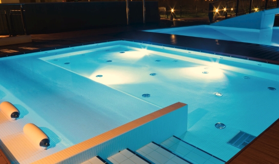 プール用LED水中照明