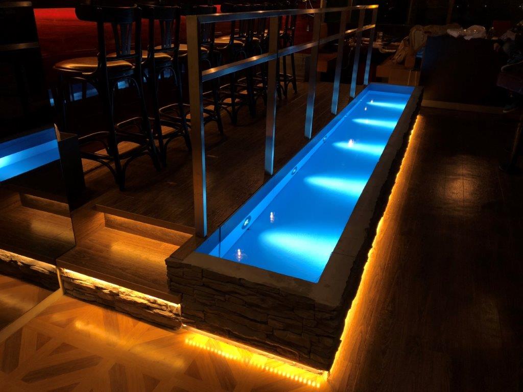 8Ｗ壁面埋込型水中照明器具　プール　レストラン