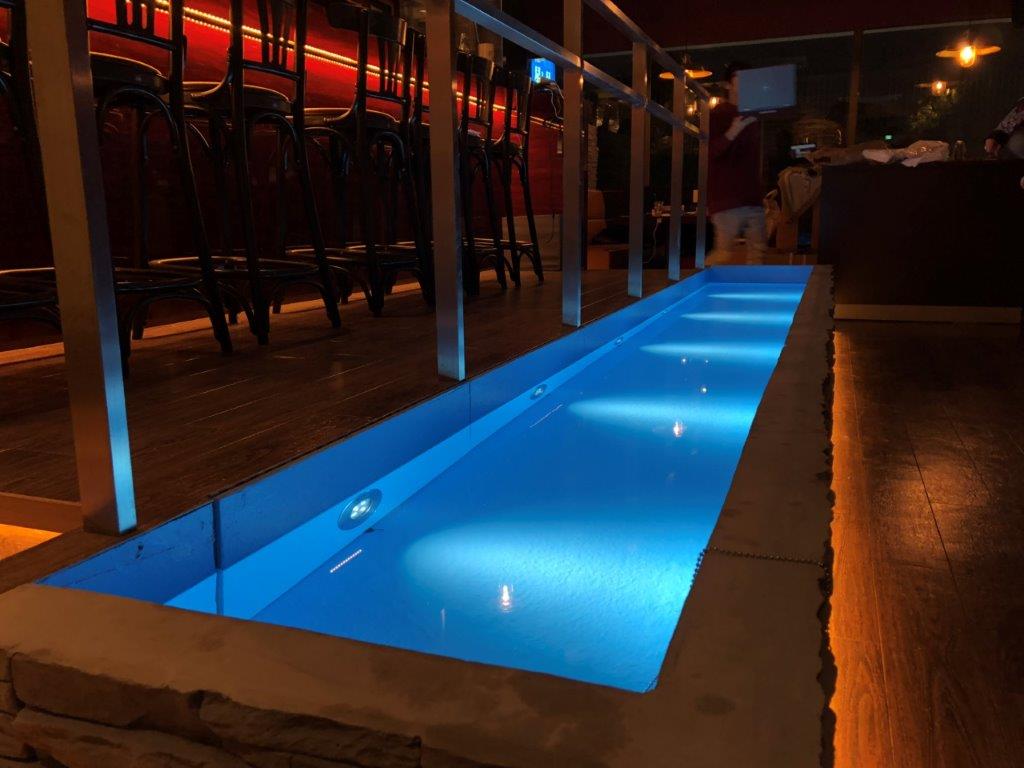 8Ｗ壁面埋込型水中照明器具　プール　レストラン