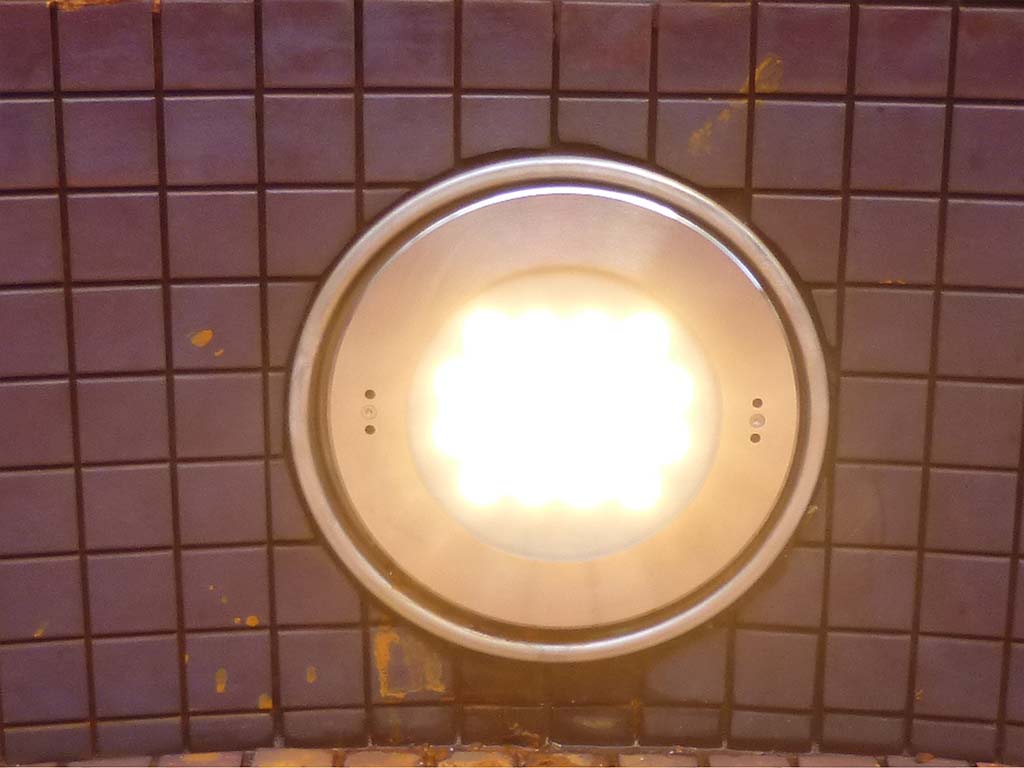 松下電工製（パナソニック）代替品　壁面水中照明